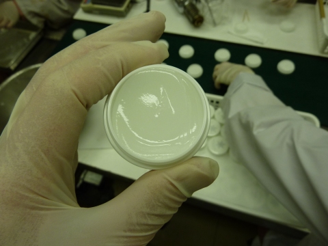 ベタガード、工場製造中