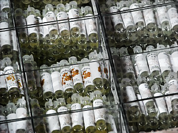 オリジナルの香水棚