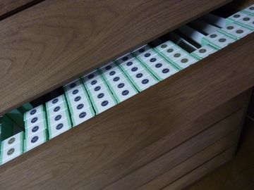 オリジナル香水収納棚