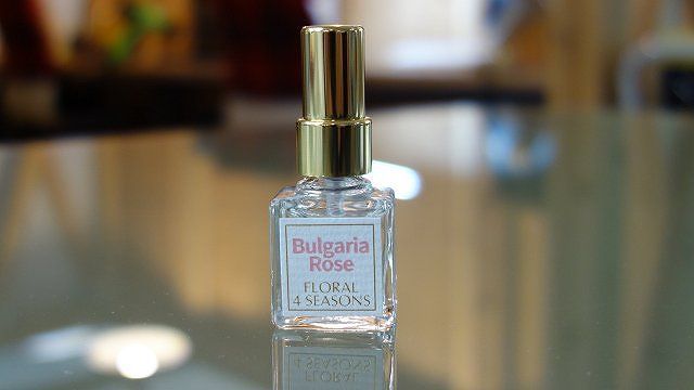 ローズの贈り物キューブボトル